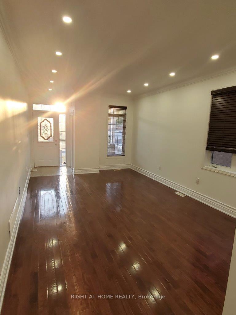 Photo 4 of 18 Islandview Way, Hamilton, Winona Park — HOMEH