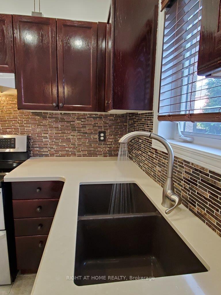 Photo 9 of 18 Islandview Way, Hamilton, Winona Park — HOMEH