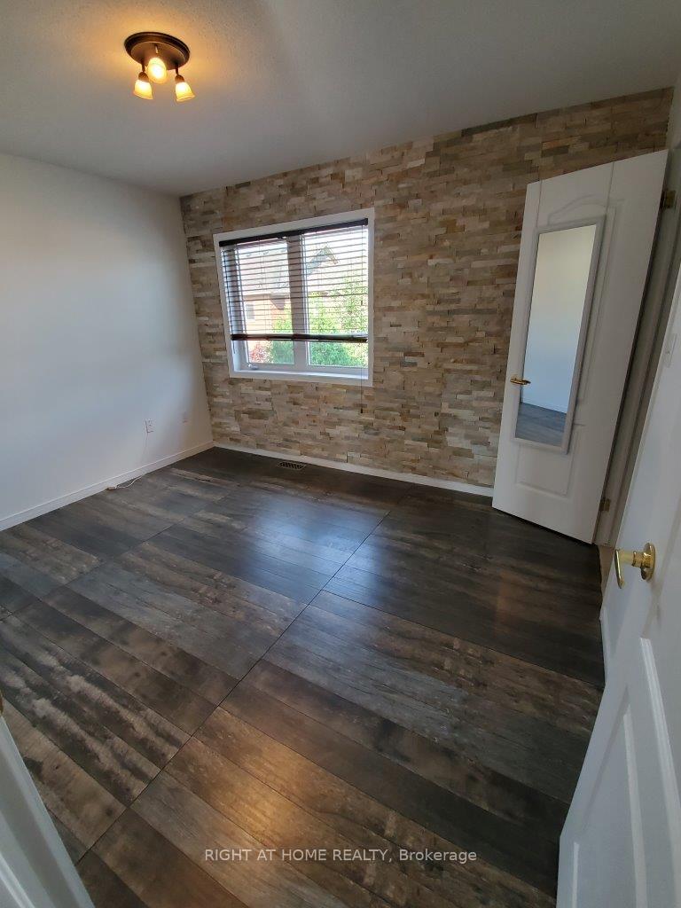 Photo 12 of 18 Islandview Way, Hamilton, Winona Park — HOMEH
