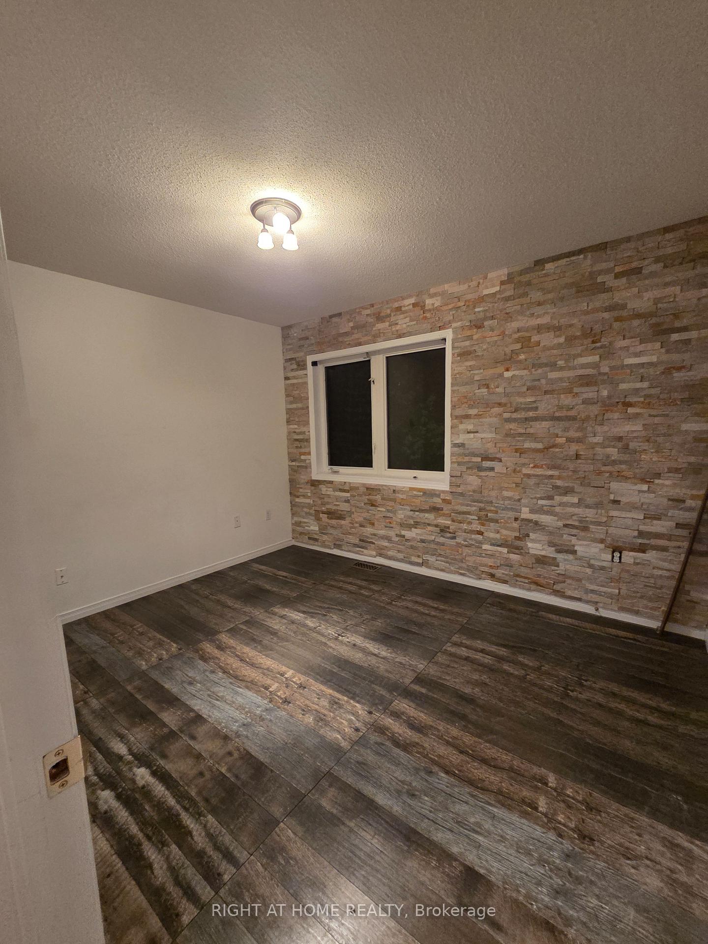 Photo 13 of 18 Islandview Way, Hamilton, Winona Park — HOMEH
