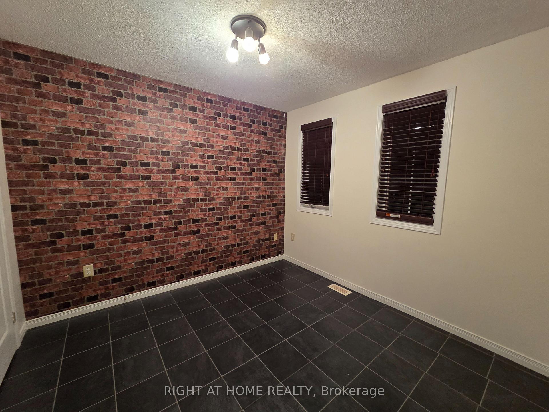Photo 14 of 18 Islandview Way, Hamilton, Winona Park — HOMEH
