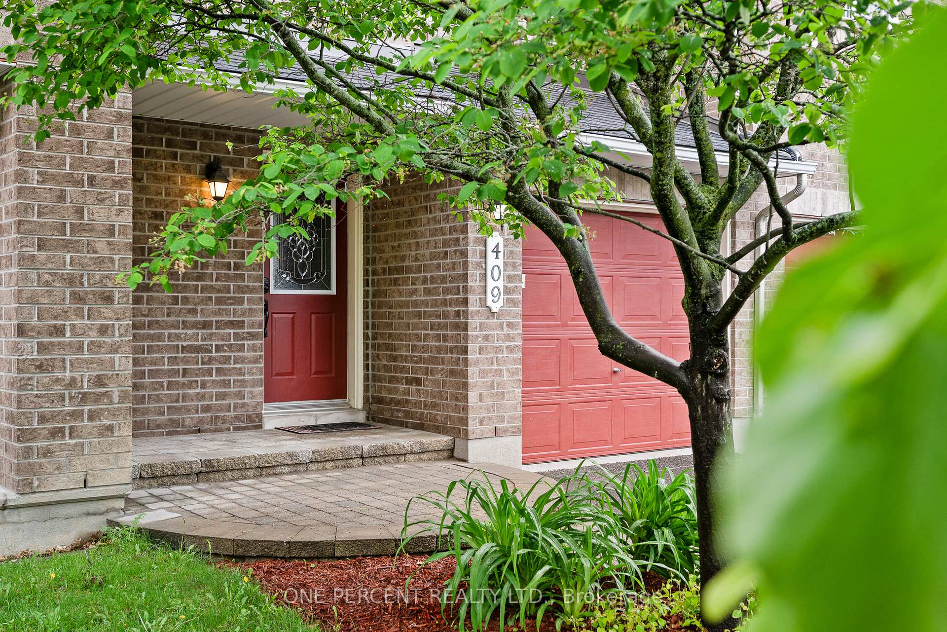 Photo 2 of 409 Breckenridge Crescent, Ottawa, Kanata - Morgan's Grant/South March — HOMEH