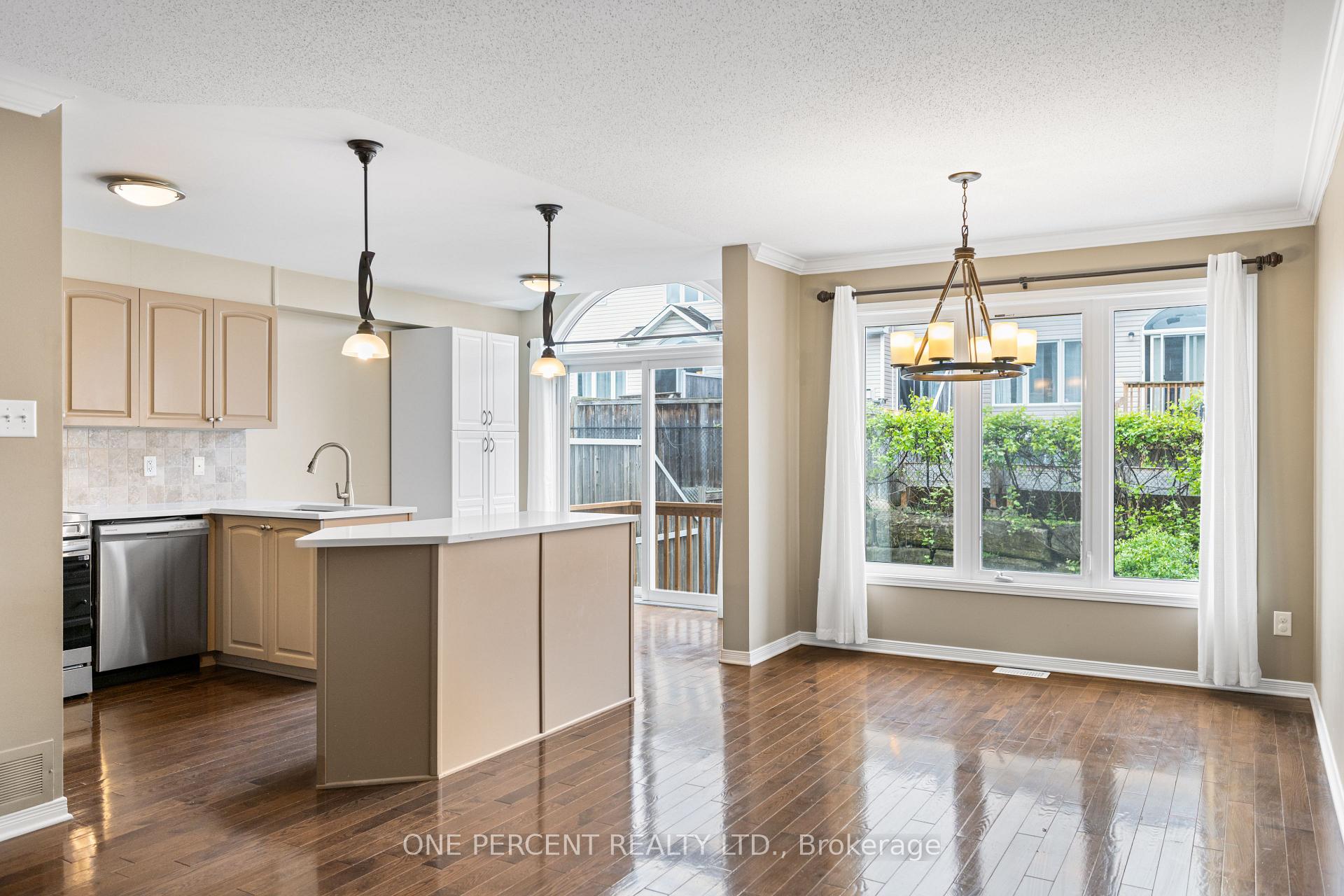 Photo 8 of 409 Breckenridge Crescent, Ottawa, Kanata - Morgan's Grant/South March — HOMEH