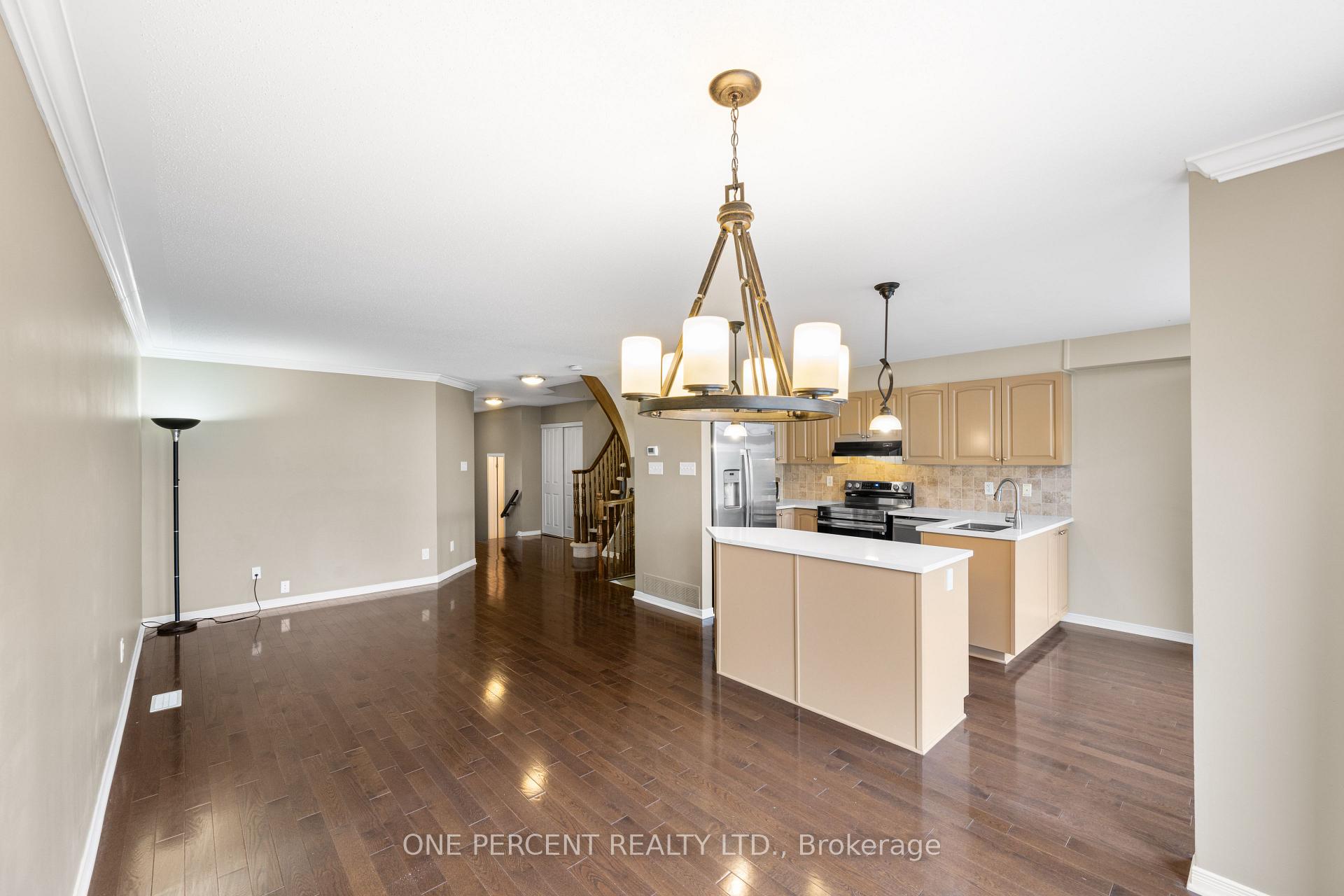 Photo 9 of 409 Breckenridge Crescent, Ottawa, Kanata - Morgan's Grant/South March — HOMEH