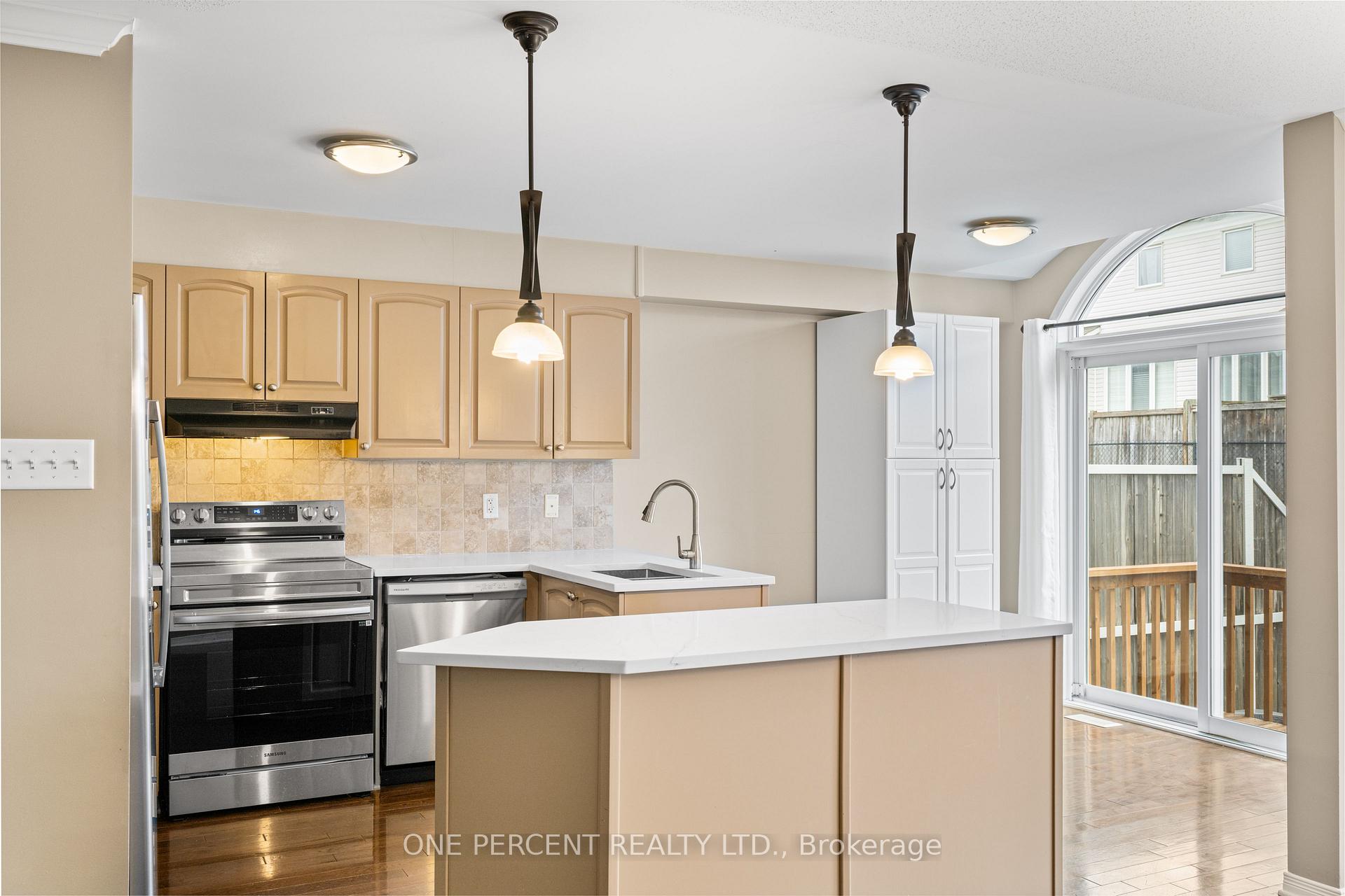 Photo 10 of 409 Breckenridge Crescent, Ottawa, Kanata - Morgan's Grant/South March — HOMEH