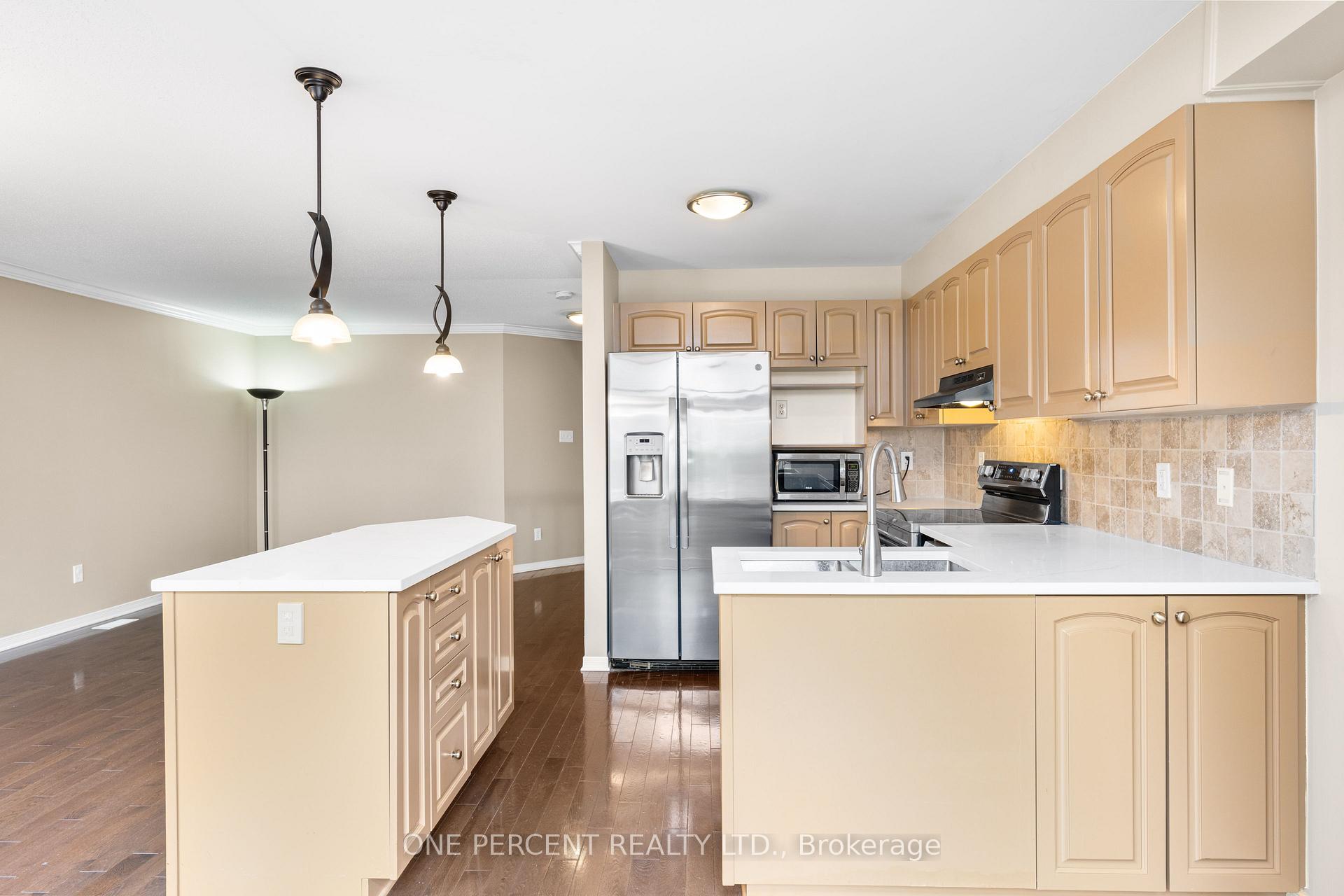 Photo 13 of 409 Breckenridge Crescent, Ottawa, Kanata - Morgan's Grant/South March — HOMEH