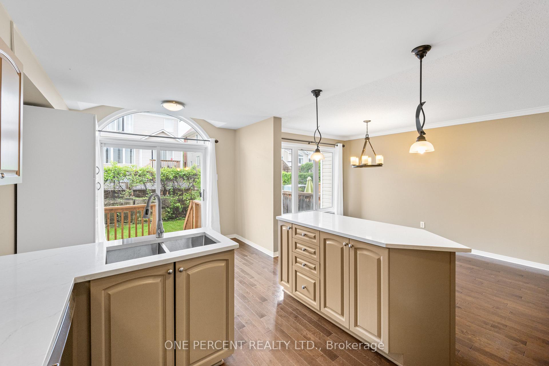 Photo 14 of 409 Breckenridge Crescent, Ottawa, Kanata - Morgan's Grant/South March — HOMEH