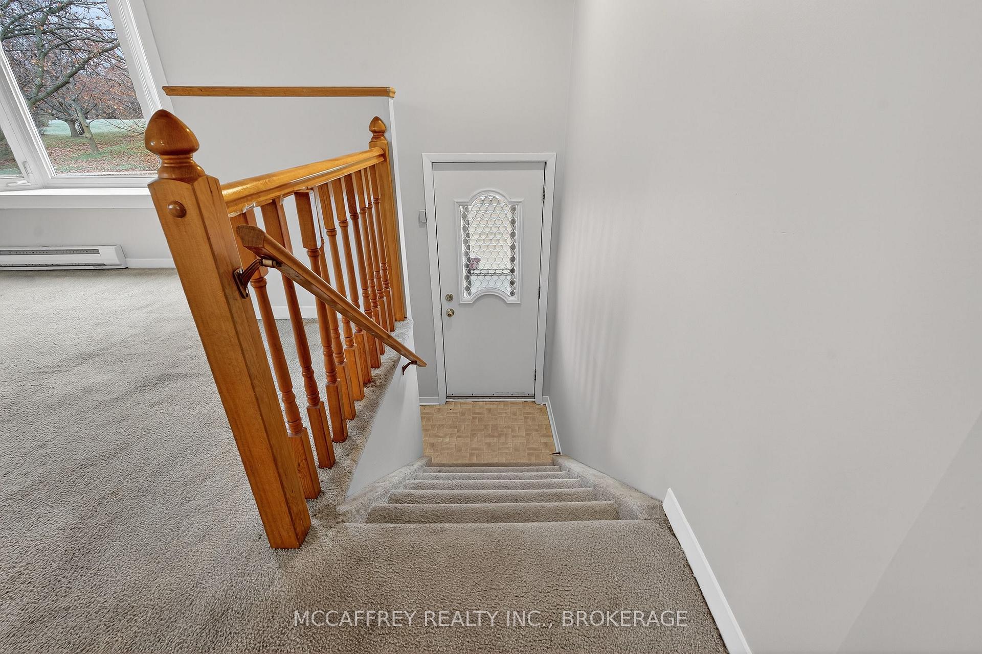 Photo 3 of 209 Guthrie Drive, Kingston, Rideau — HOMEH