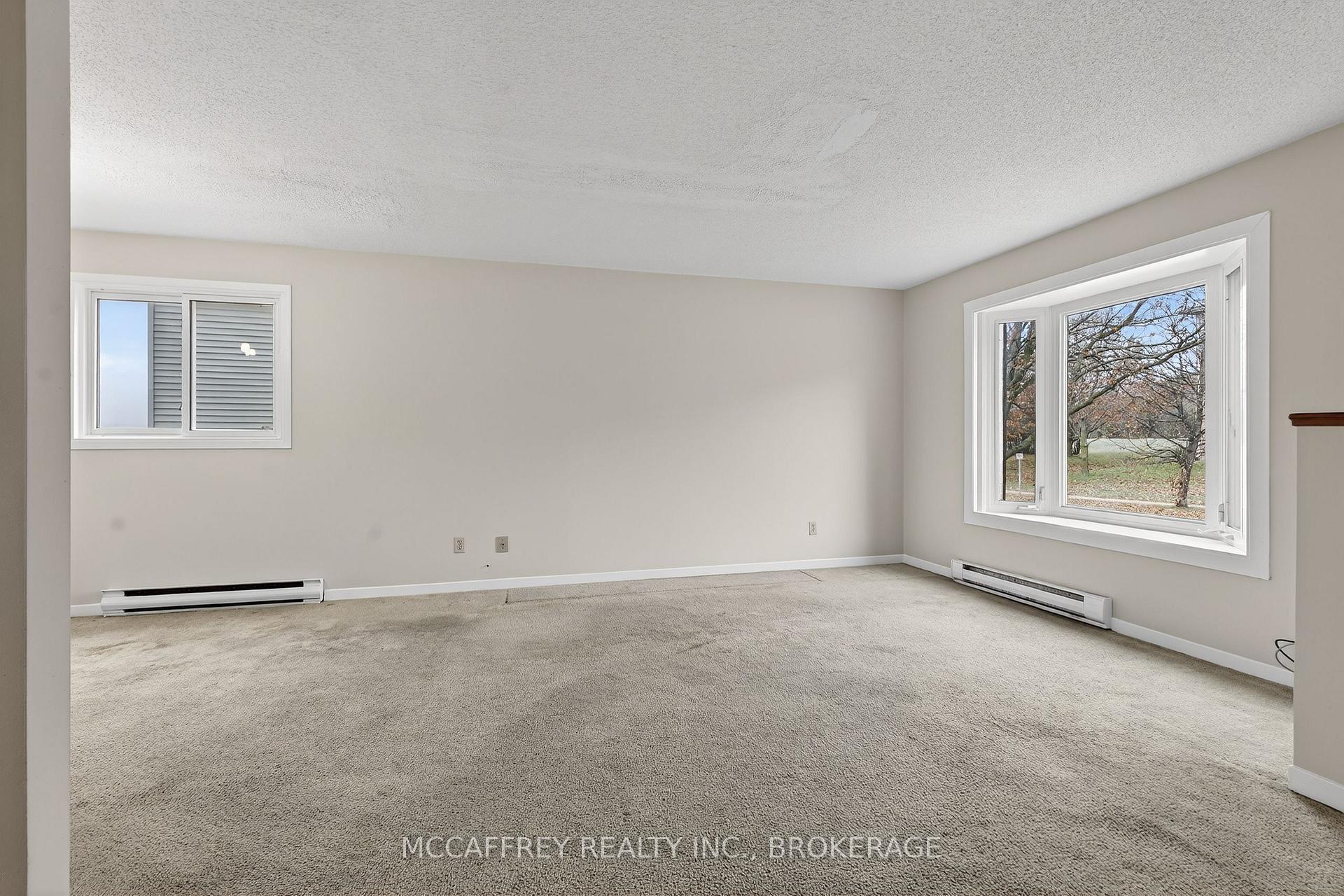 Photo 4 of 209 Guthrie Drive, Kingston, Rideau — HOMEH