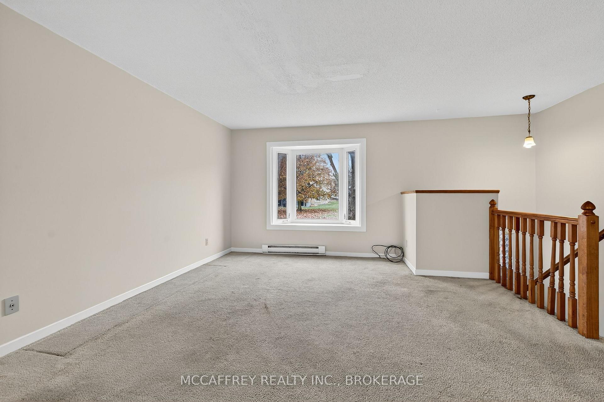 Photo 5 of 209 Guthrie Drive, Kingston, Rideau — HOMEH