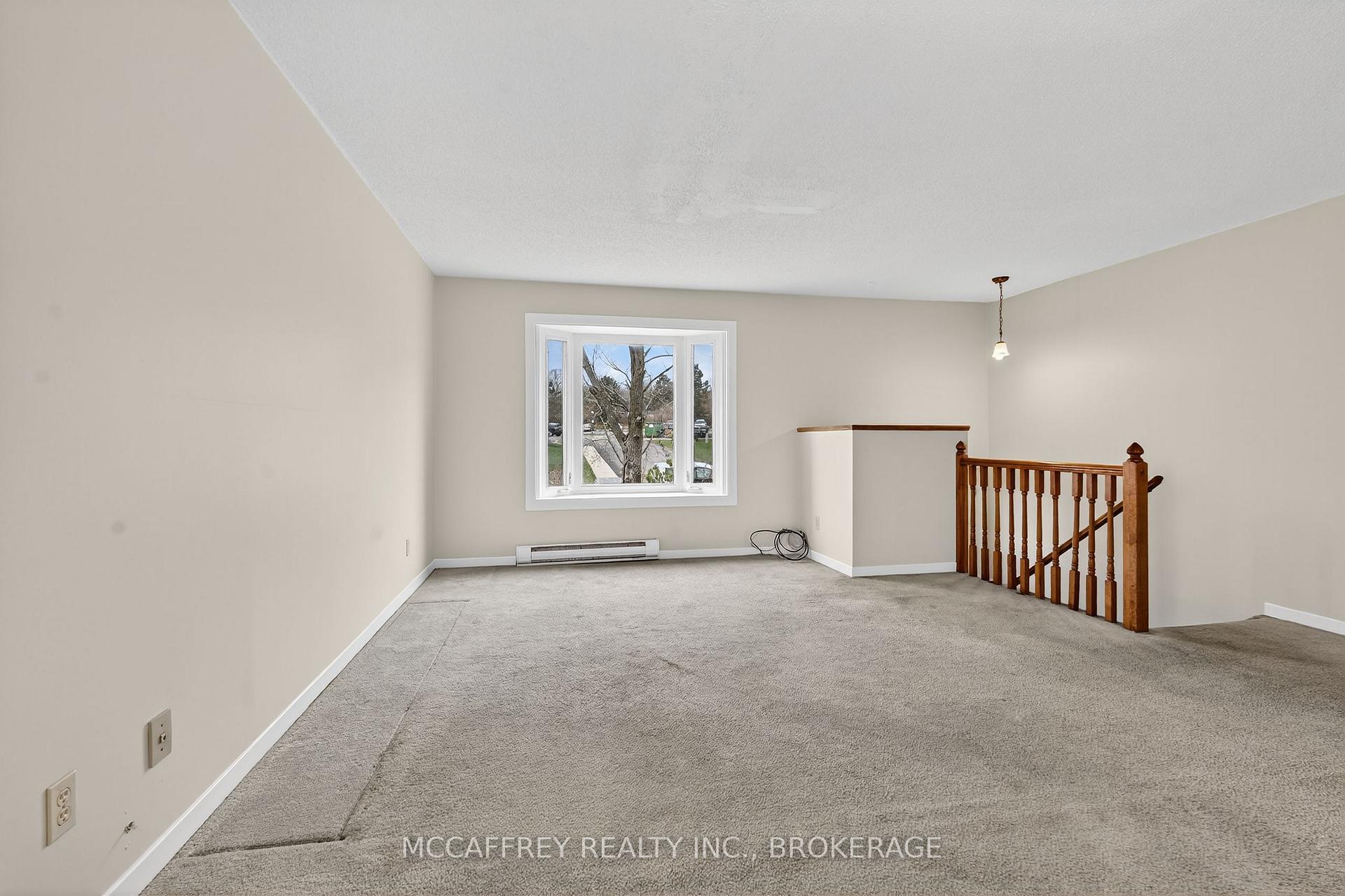 Photo 6 of 209 Guthrie Drive, Kingston, Rideau — HOMEH