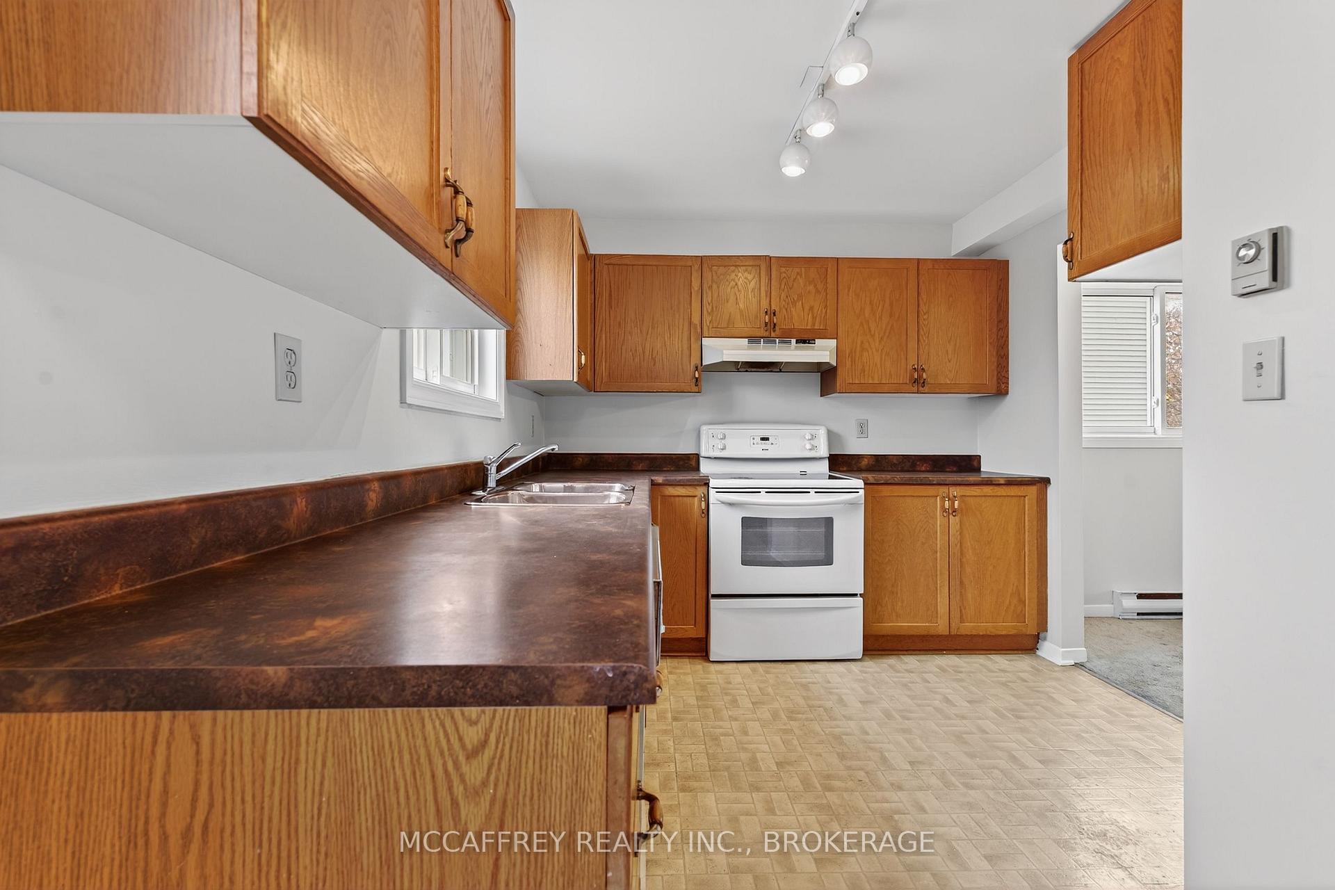 Photo 12 of 209 Guthrie Drive, Kingston, Rideau — HOMEH