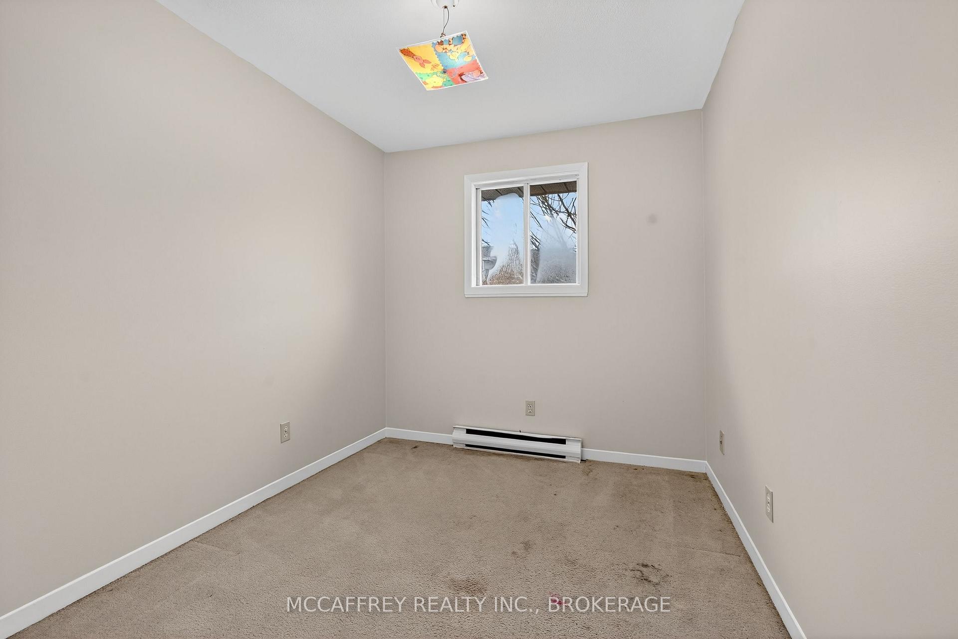 Photo 24 of 209 Guthrie Drive, Kingston, Rideau — HOMEH