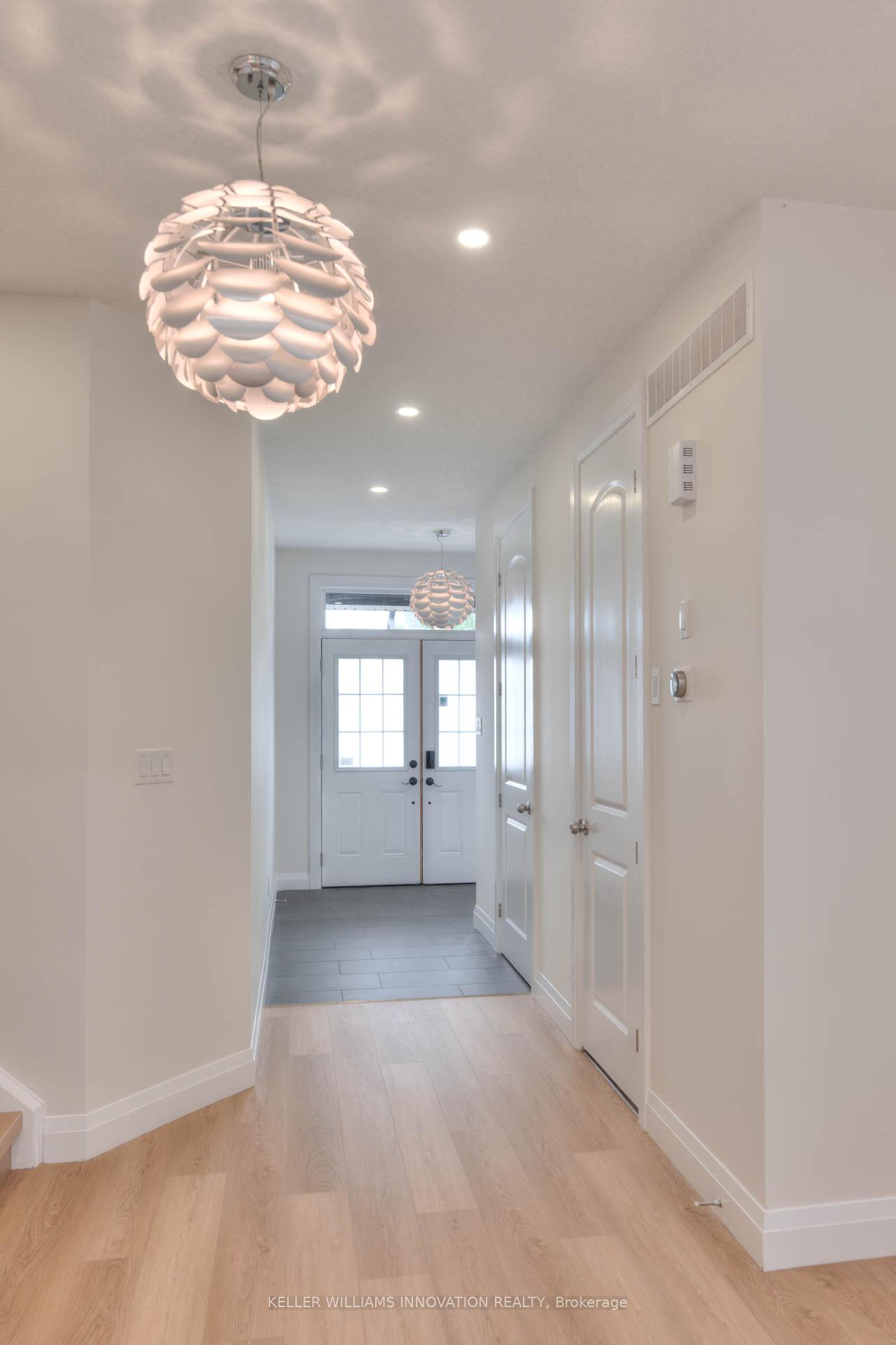 Photo 9 of 30 Mistywood Street, Kitchener — HOMEH