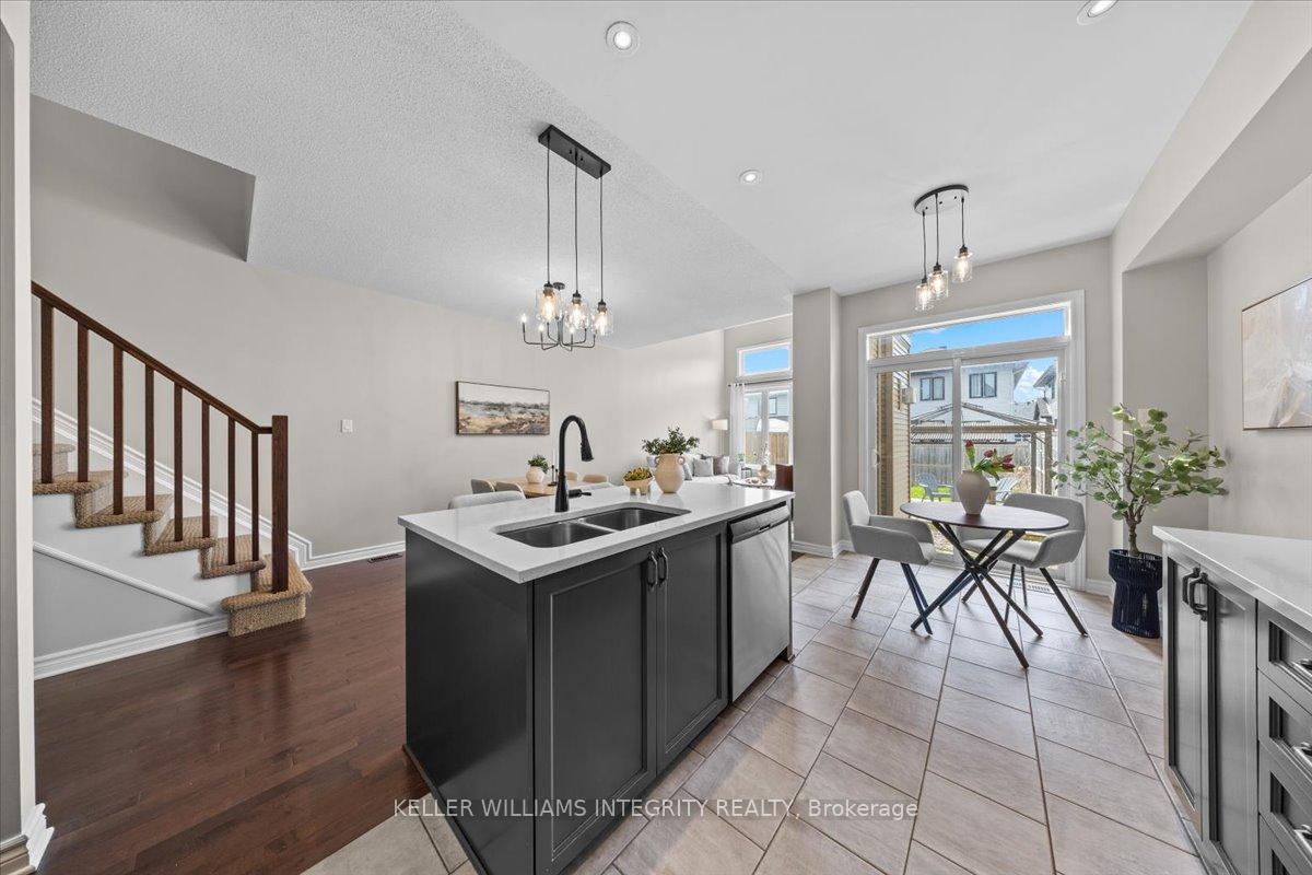 Photo 11 of 317 Livery Street, Ottawa, Kanata - Emerald Meadows/Trailwest — HOMEH