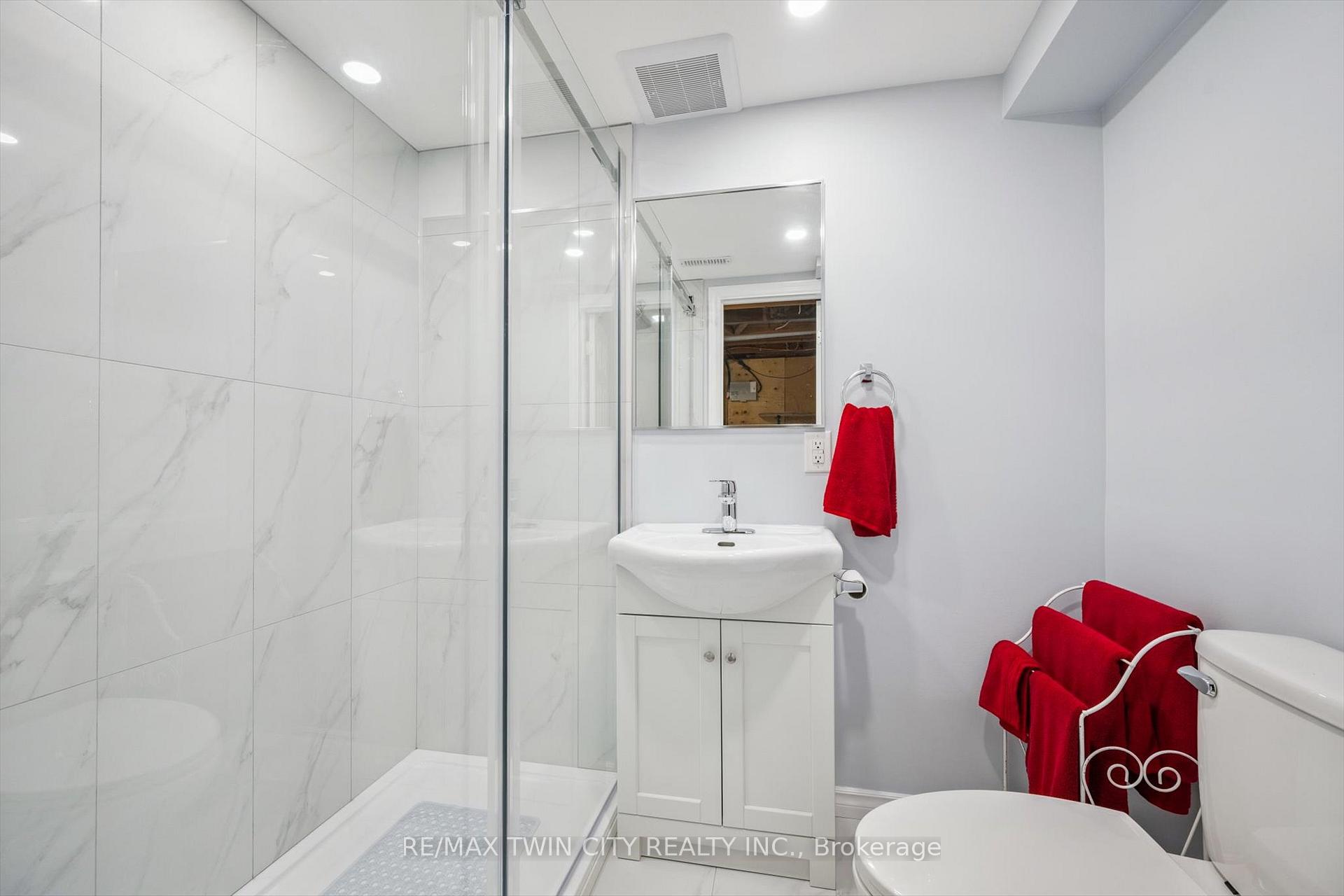 Photo 34 of 136 St Jerome Crescent, Kitchener — HOMEH