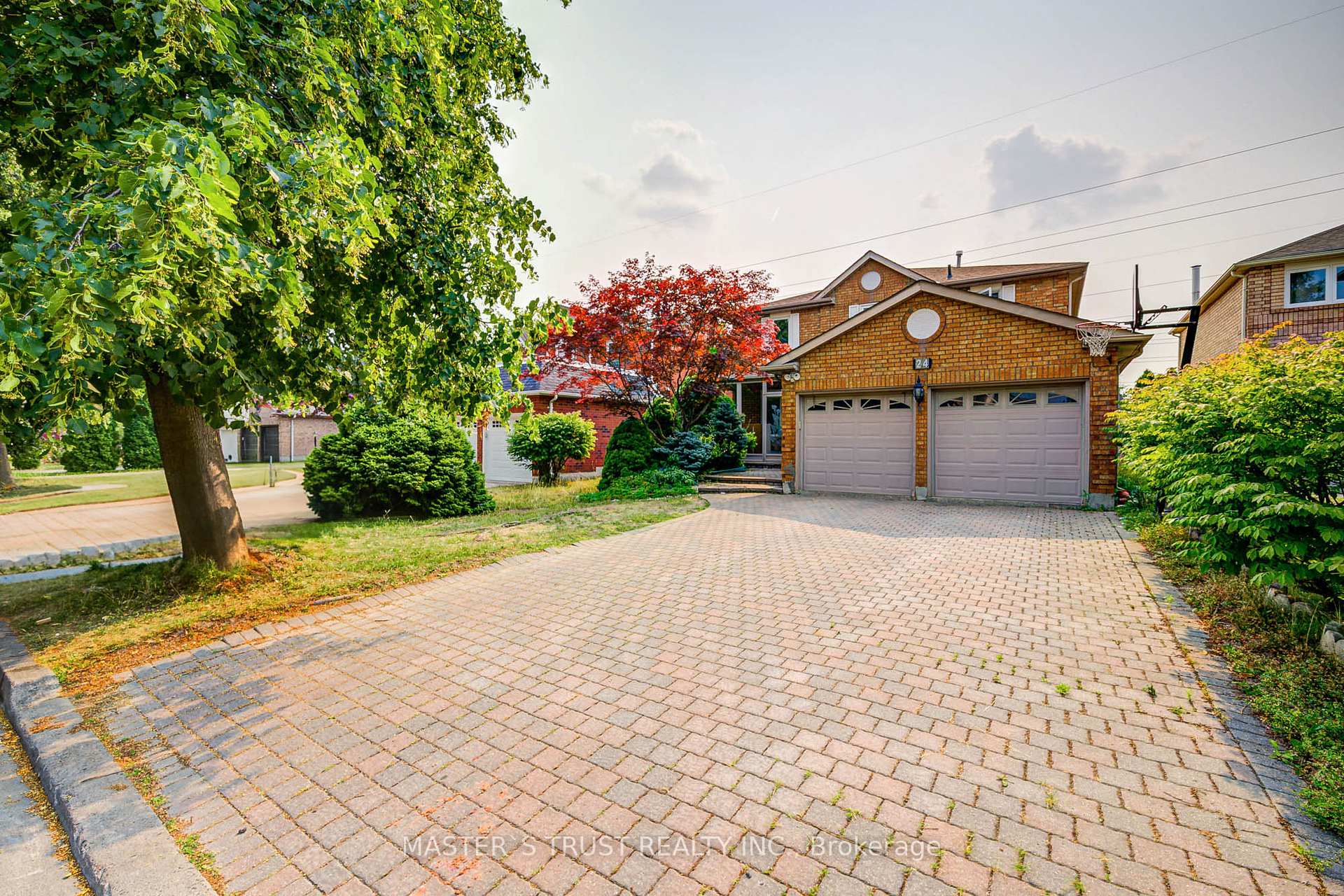 Photo 1 of 24 Queensgate Court, Markham, Unionville — HOMEH