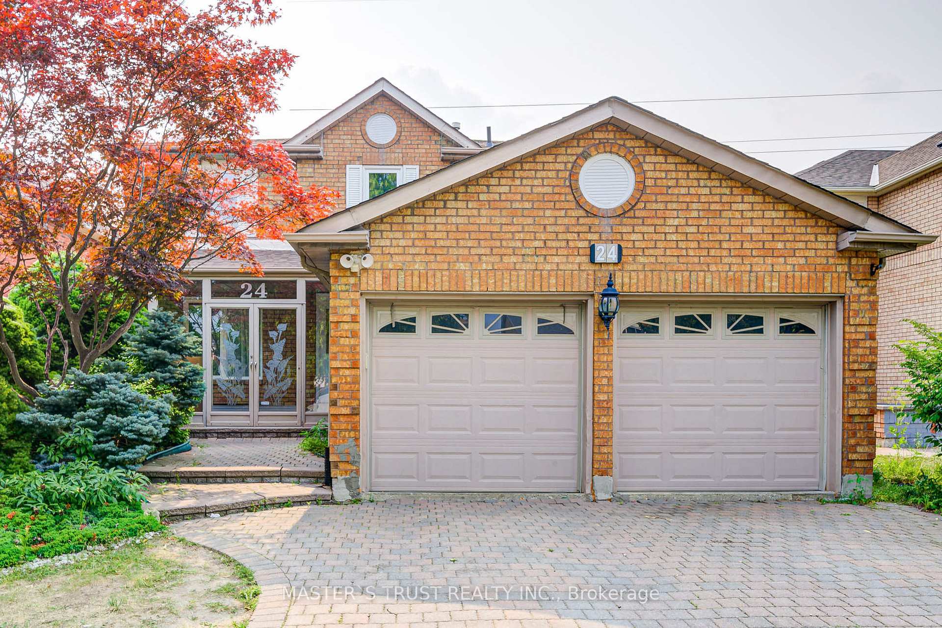 Photo 2 of 24 Queensgate Court, Markham, Unionville — HOMEH