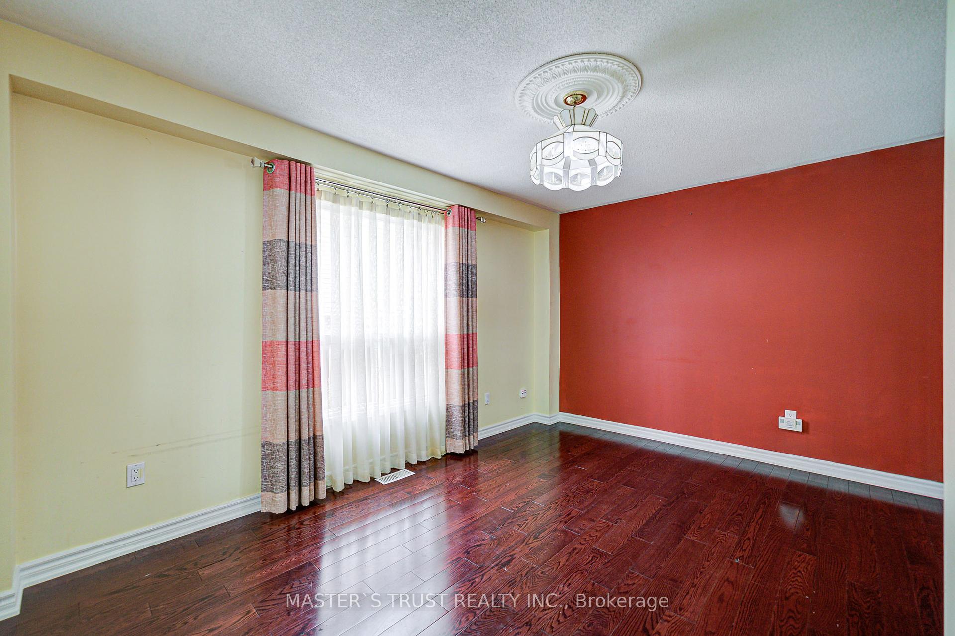 Photo 13 of 24 Queensgate Court, Markham, Unionville — HOMEH