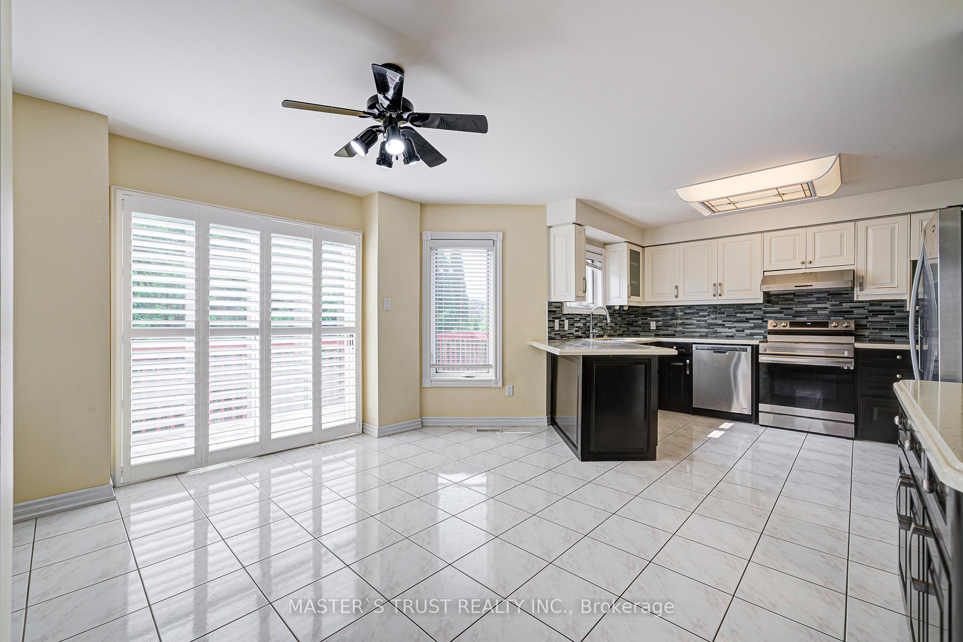 Photo 17 of 24 Queensgate Court, Markham, Unionville — HOMEH
