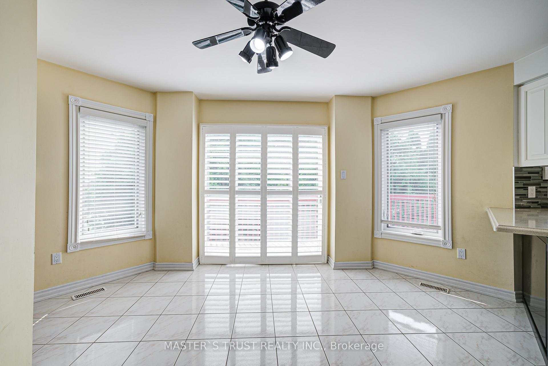 Photo 18 of 24 Queensgate Court, Markham, Unionville — HOMEH