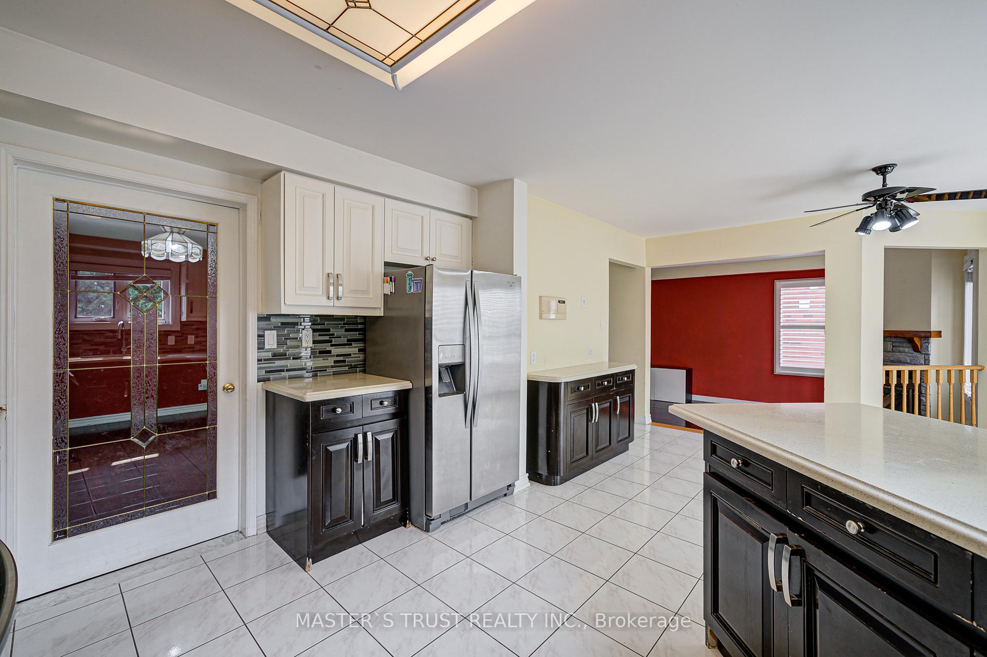 Photo 22 of 24 Queensgate Court, Markham, Unionville — HOMEH