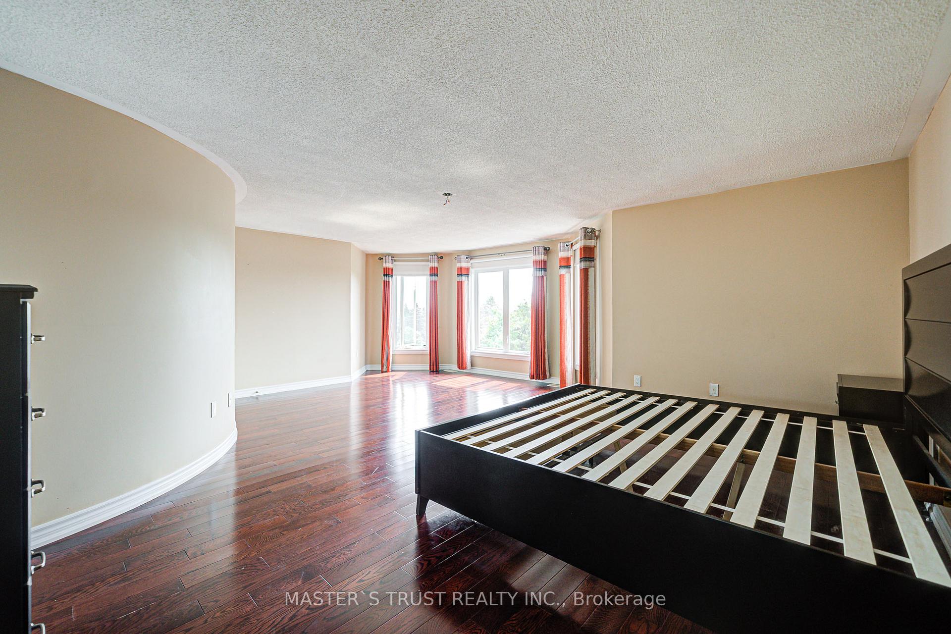 Photo 29 of 24 Queensgate Court, Markham, Unionville — HOMEH