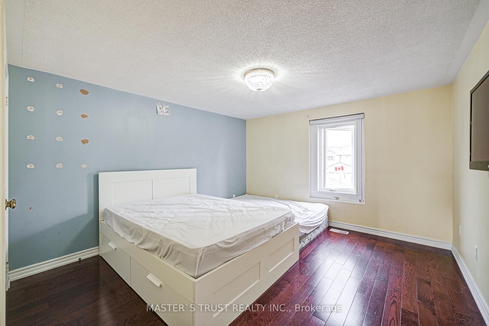 Photo 40 of 24 Queensgate Court, Markham, Unionville — HOMEH