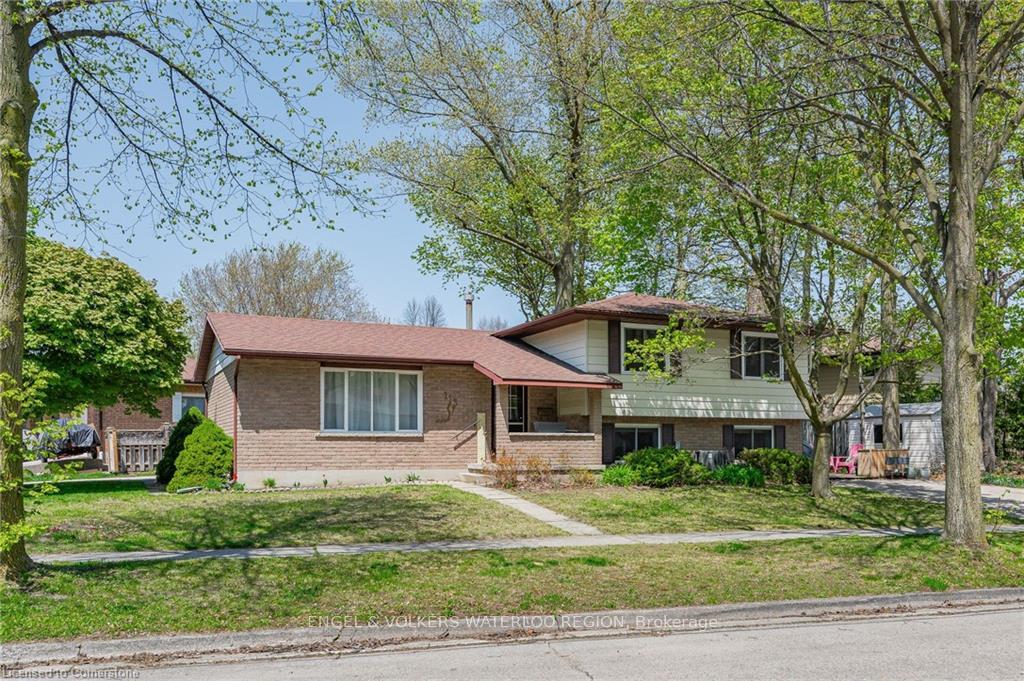 Photo 2 of 113 Martinglen Crescent, Kitchener, Country Hills — HOMEH