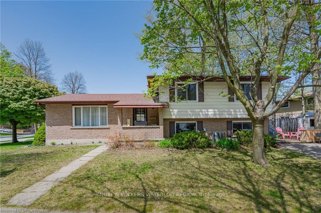 Photo 4 of 113 Martinglen Crescent, Kitchener, Country Hills — HOMEH
