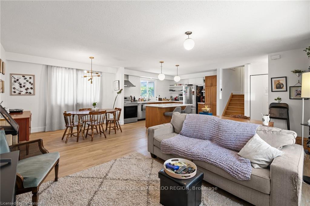 Photo 9 of 113 Martinglen Crescent, Kitchener, Country Hills — HOMEH