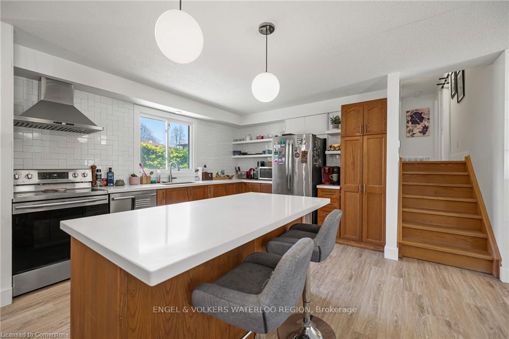 Photo 11 of 113 Martinglen Crescent, Kitchener, Country Hills — HOMEH