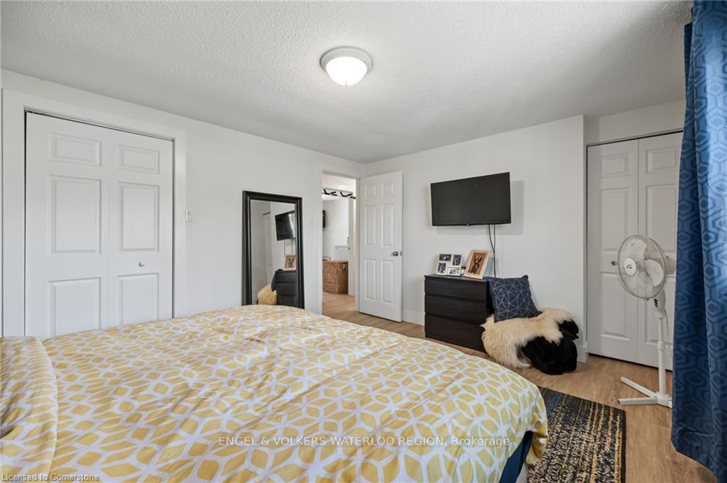 Photo 18 of 113 Martinglen Crescent, Kitchener, Country Hills — HOMEH