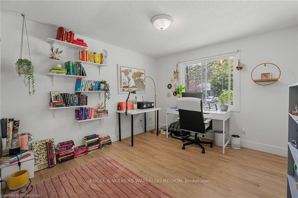 Photo 19 of 113 Martinglen Crescent, Kitchener, Country Hills — HOMEH