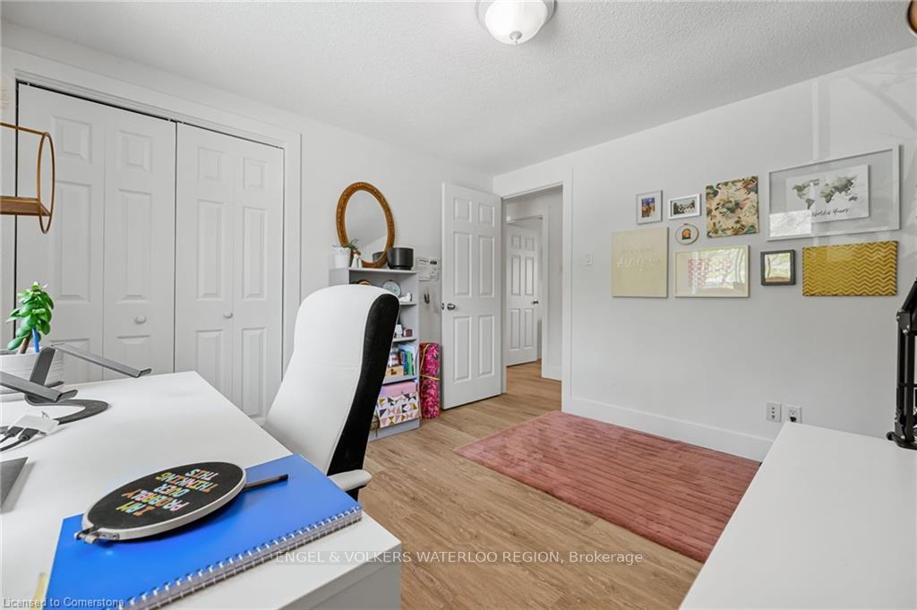 Photo 20 of 113 Martinglen Crescent, Kitchener, Country Hills — HOMEH