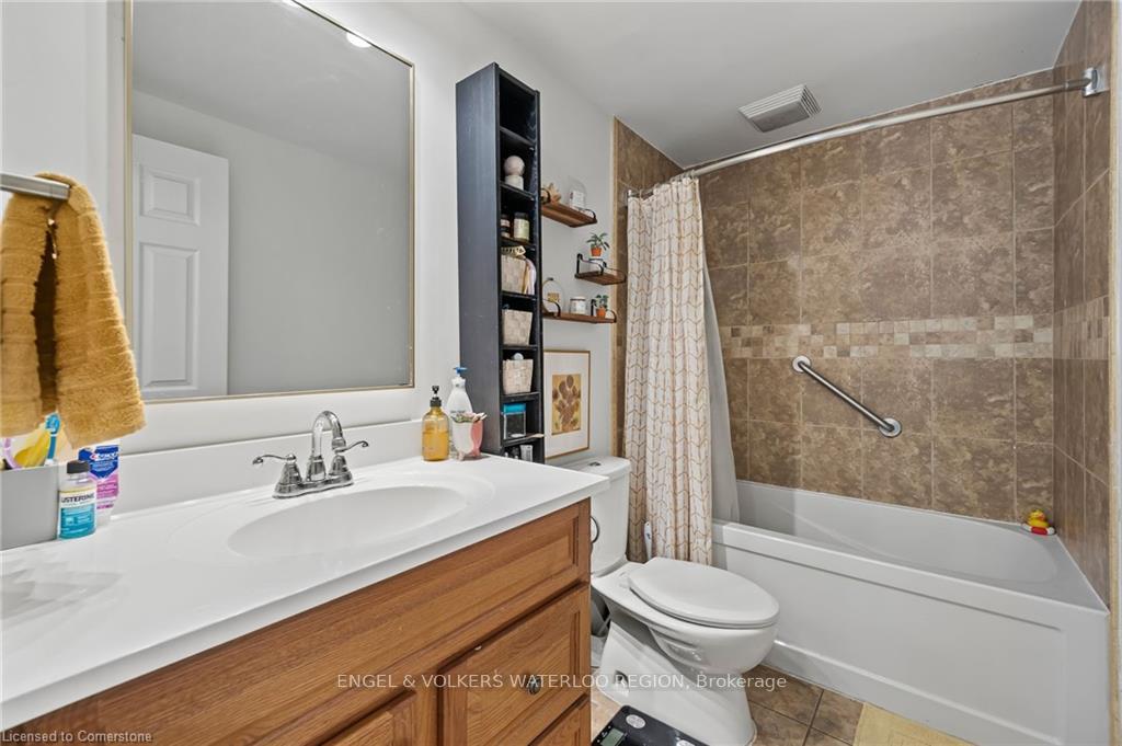 Photo 21 of 113 Martinglen Crescent, Kitchener, Country Hills — HOMEH