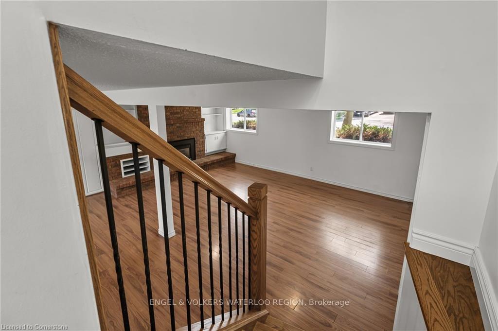 Photo 25 of 113 Martinglen Crescent, Kitchener, Country Hills — HOMEH