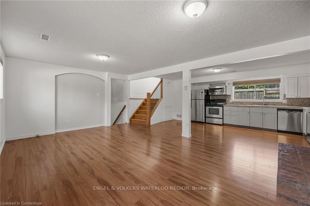 Photo 29 of 113 Martinglen Crescent, Kitchener, Country Hills — HOMEH