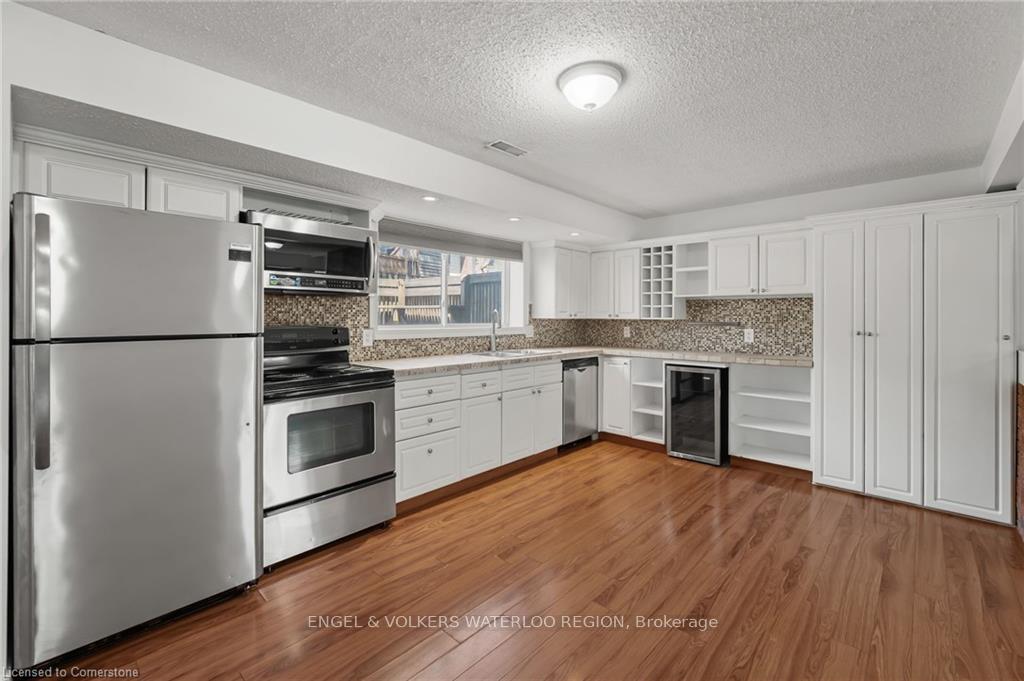Photo 30 of 113 Martinglen Crescent, Kitchener, Country Hills — HOMEH