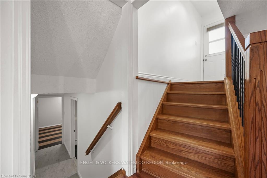 Photo 34 of 113 Martinglen Crescent, Kitchener, Country Hills — HOMEH
