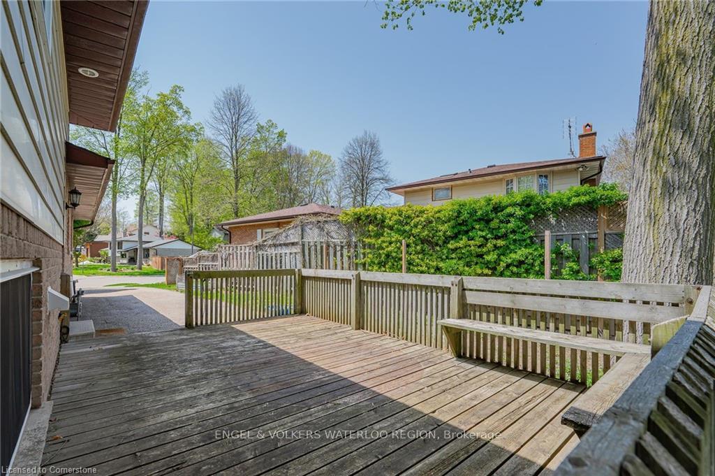 Photo 43 of 113 Martinglen Crescent, Kitchener, Country Hills — HOMEH