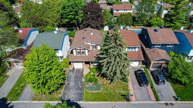 Photo 3 of 84 Tamblyn Crescent, Ottawa, Kanata - Katimavik — HOMEH