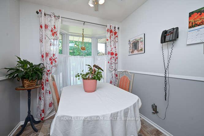 Photo 5 of 84 Tamblyn Crescent, Ottawa, Kanata - Katimavik — HOMEH