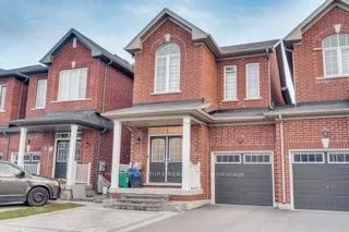 Photo 2 of 3 Reddington Road, Markham, Cedarwood — HOMEH