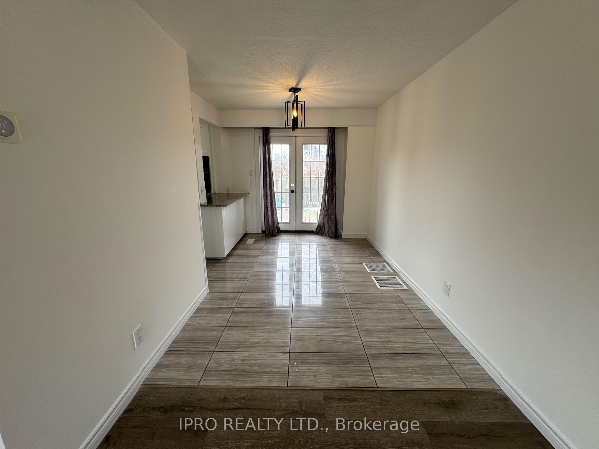 Photo 7 of 29 Obermeyer Drive, Kitchener — HOMEH