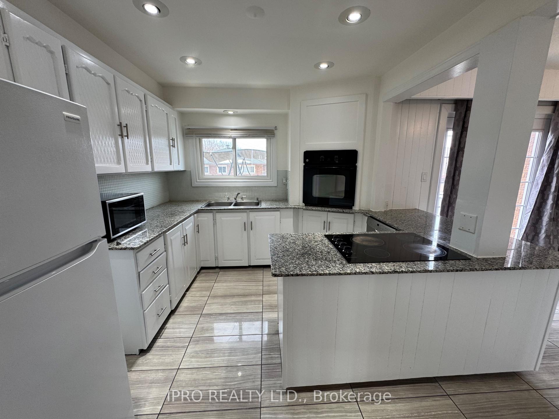 Photo 9 of 29 Obermeyer Drive, Kitchener — HOMEH