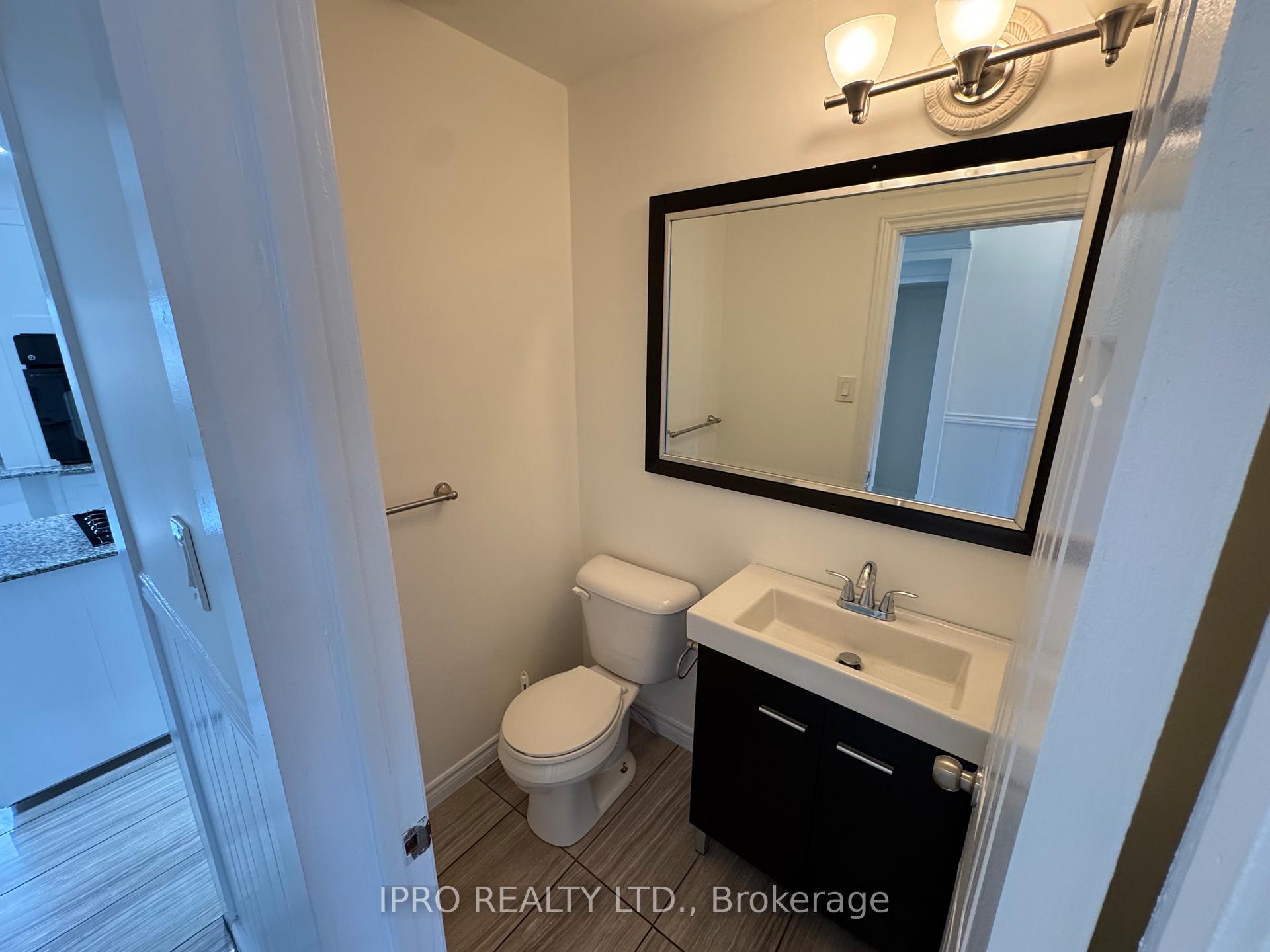 Photo 12 of 29 Obermeyer Drive, Kitchener — HOMEH