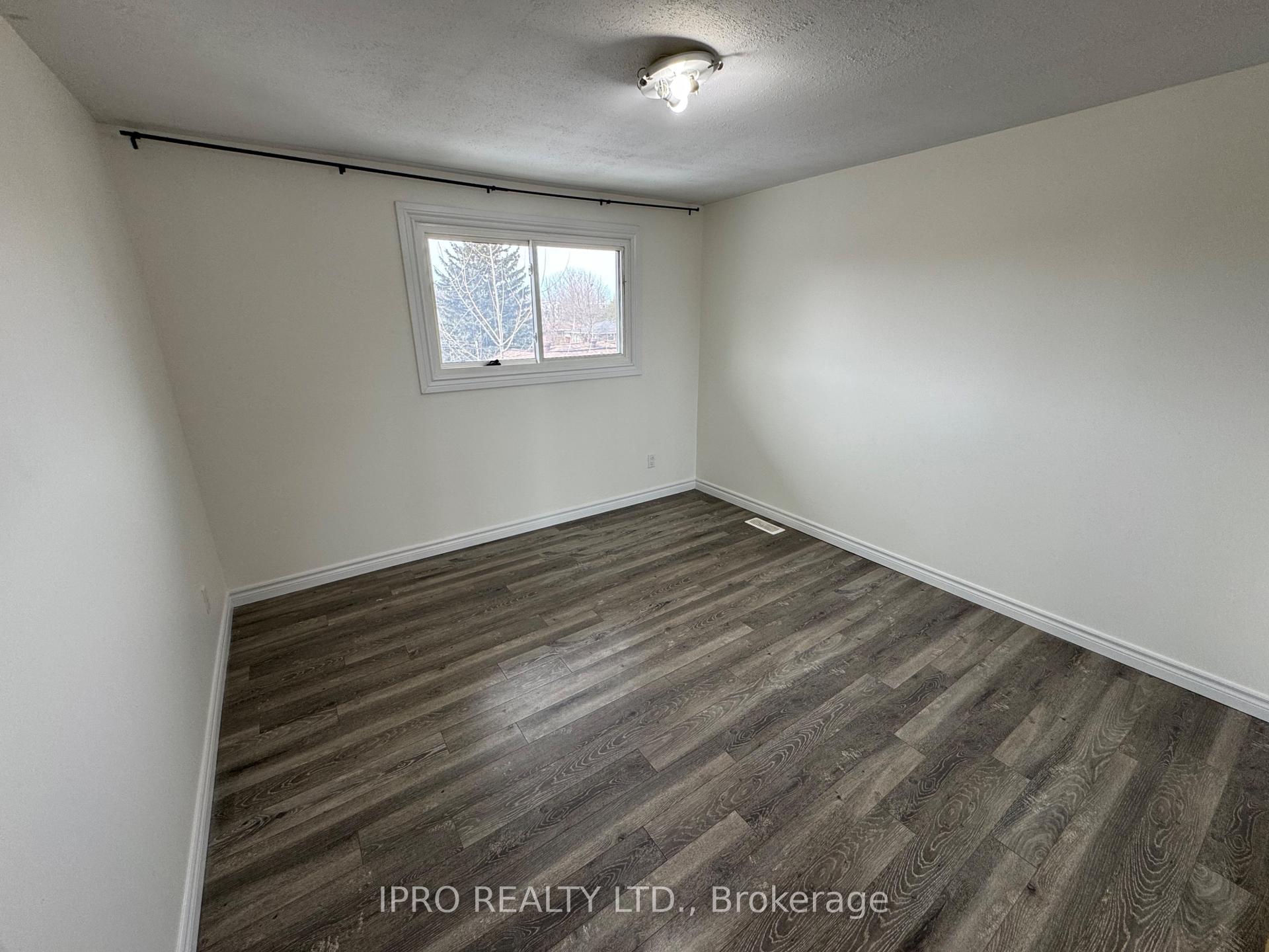 Photo 13 of 29 Obermeyer Drive, Kitchener — HOMEH