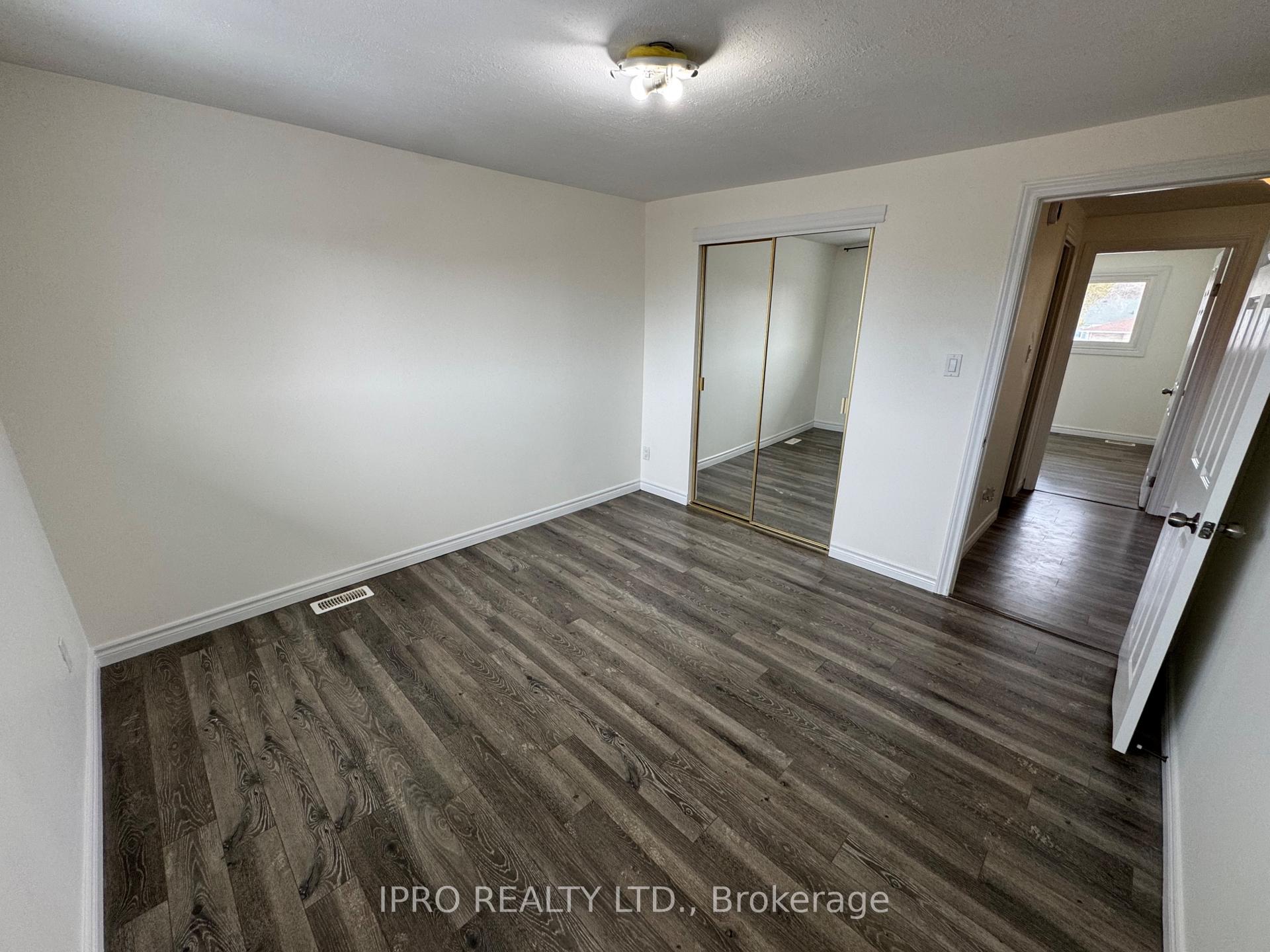 Photo 14 of 29 Obermeyer Drive, Kitchener — HOMEH