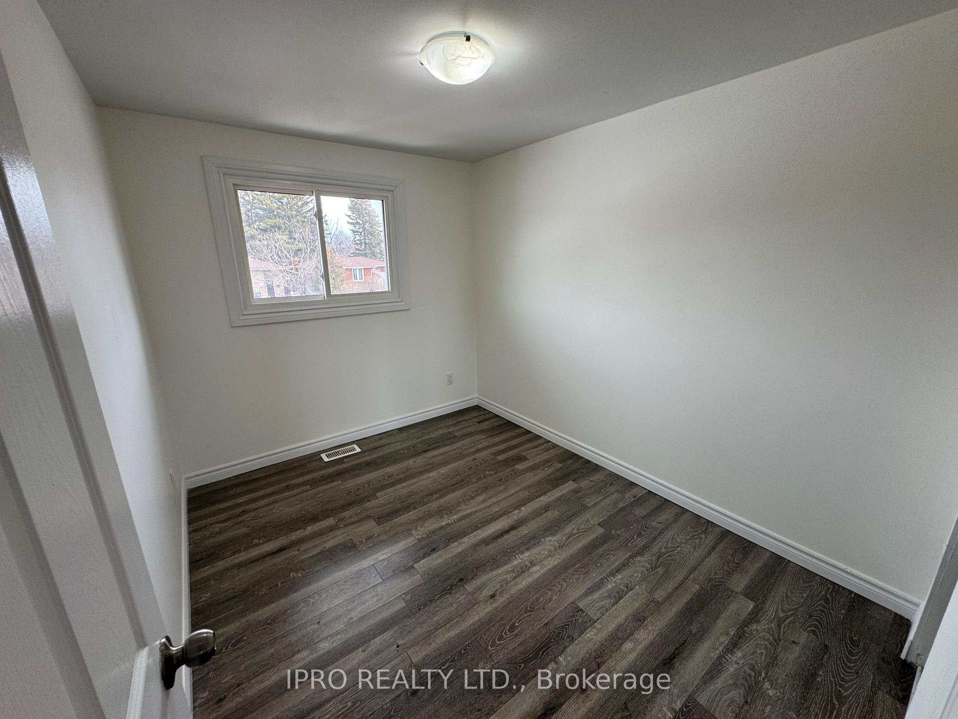 Photo 15 of 29 Obermeyer Drive, Kitchener — HOMEH